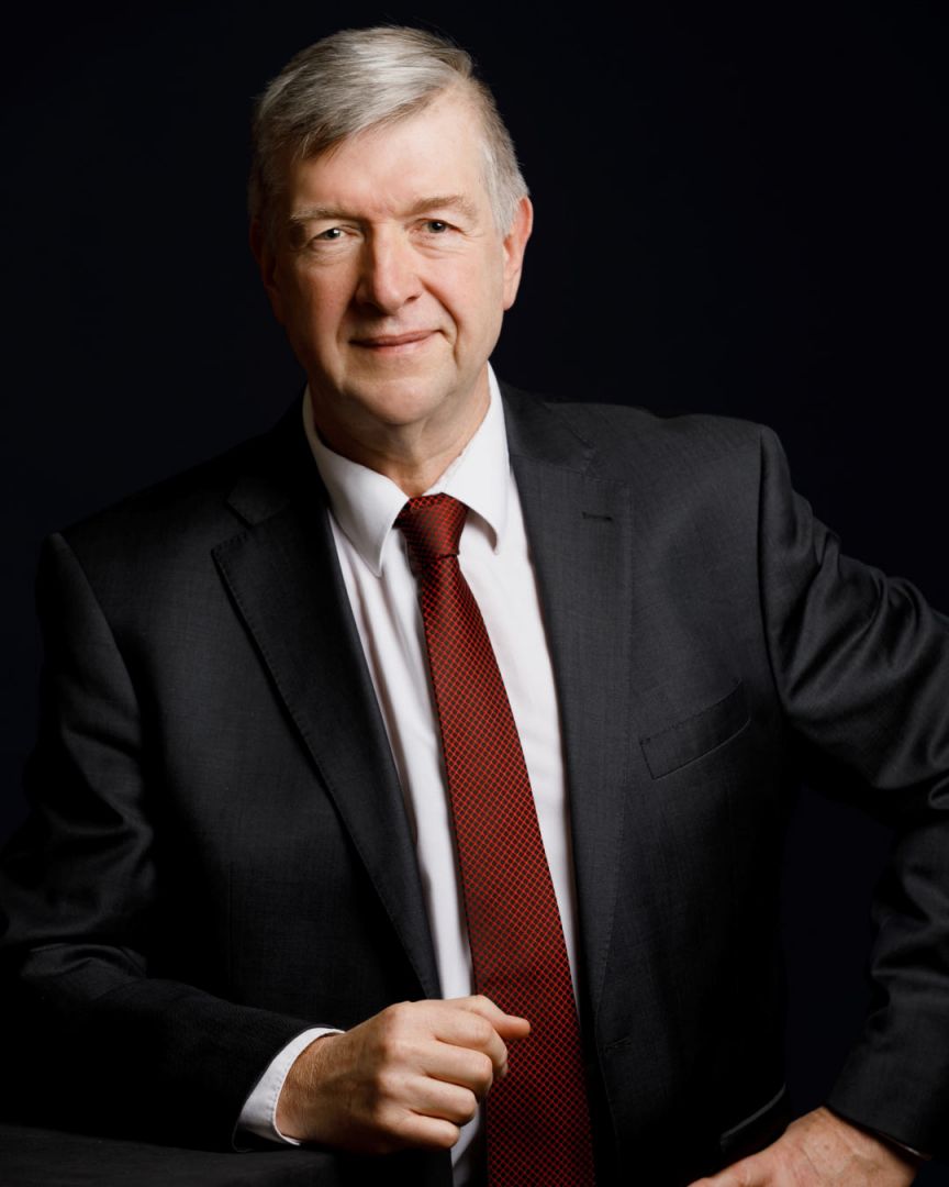 Dr.jur.Jörg Burkhard - Wiesbaden